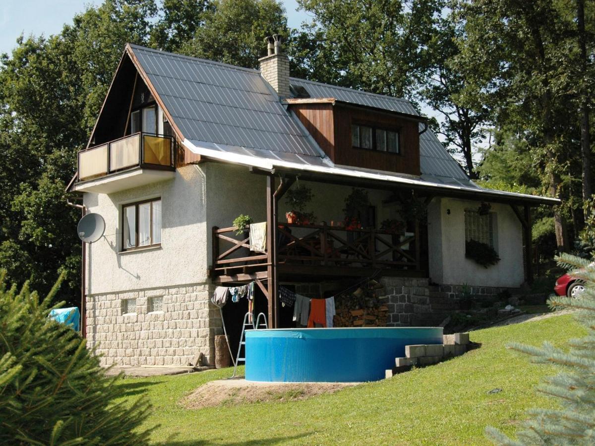 Вилла House With The Pool And Fenced Garden Hnanice  Экстерьер фото