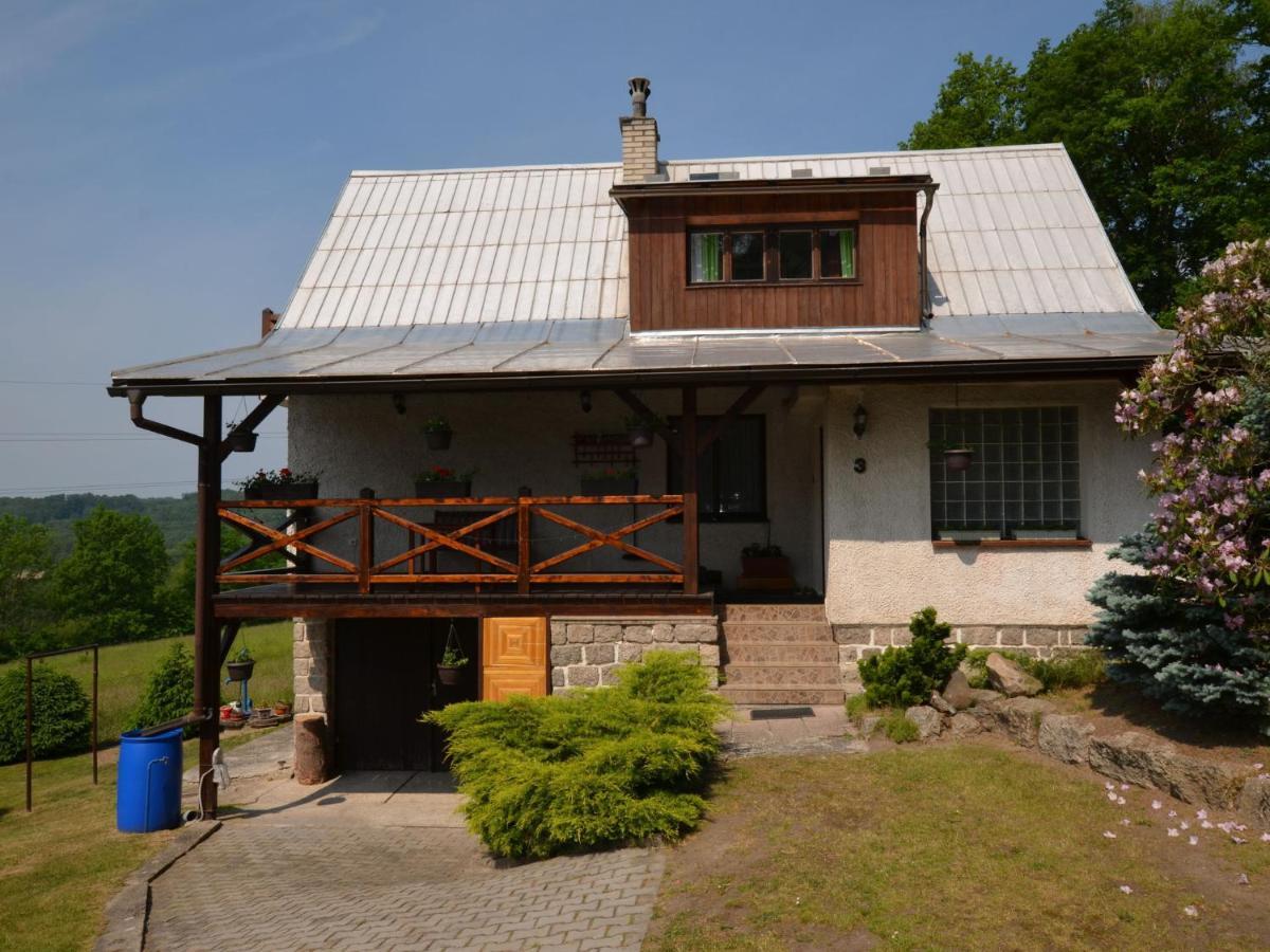 Вилла House With The Pool And Fenced Garden Hnanice  Экстерьер фото